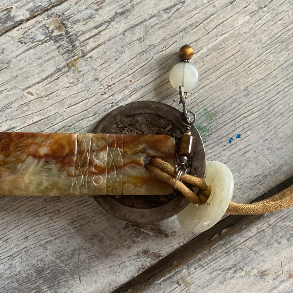 Unique necklace with stone metal accents - Picture 4 of 4